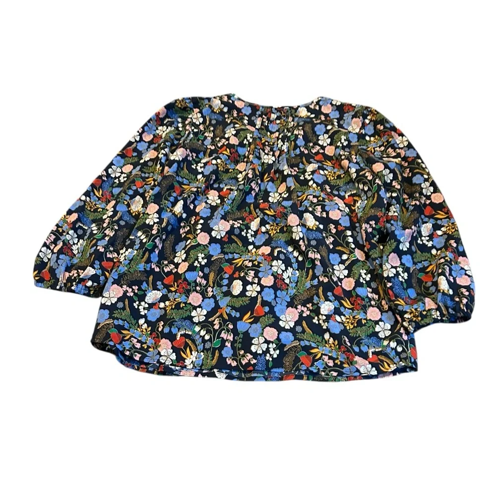 3/$15 TOMMY HILFIGER floral Pintuck blouse